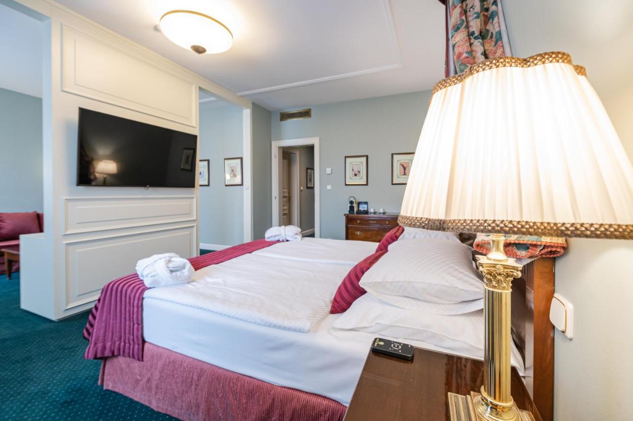 Hotel Liberty Praha Bagian luar foto